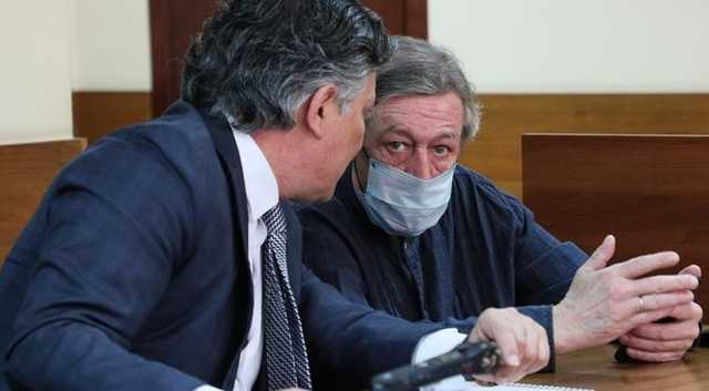 "Абсурдная смена позиции": Фейгин о тактике защиты Ефремова