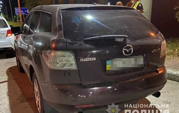 На Київщині 19-річний борець побив поліцейських