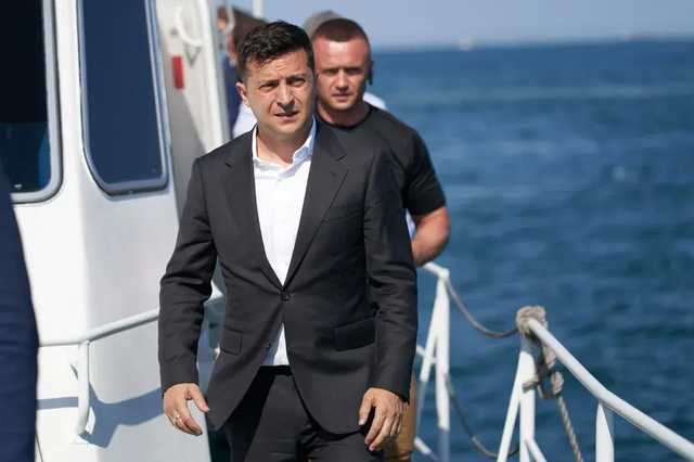 Зеленский поручил Кабмину мобилизоваться для предотвращения второй волны коронавируса