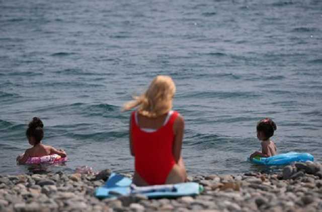 На известном украинском курорте запретили купаться в море