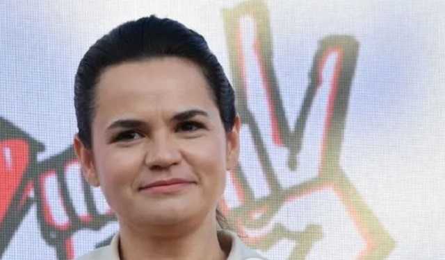 Главная соперница Лукашенко призвала силовиков отступить, президент Беларуси молчит