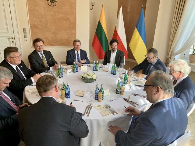 Протести у Білорусі: Люблінський трикутник закликав до діалогу