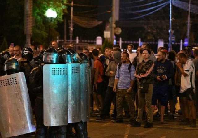 Глава МВД Беларуси извинился за избиения "случайных" людей на протестах