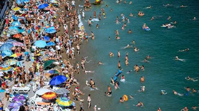 Россияне пожаловались на хамство и высокие цены в Крыму