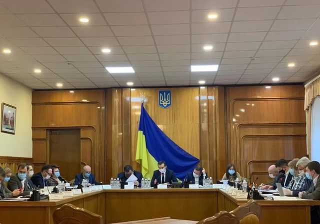 Зарплата половины членов ЦИКа за июль превысила карантинные ограничения в четыре раза