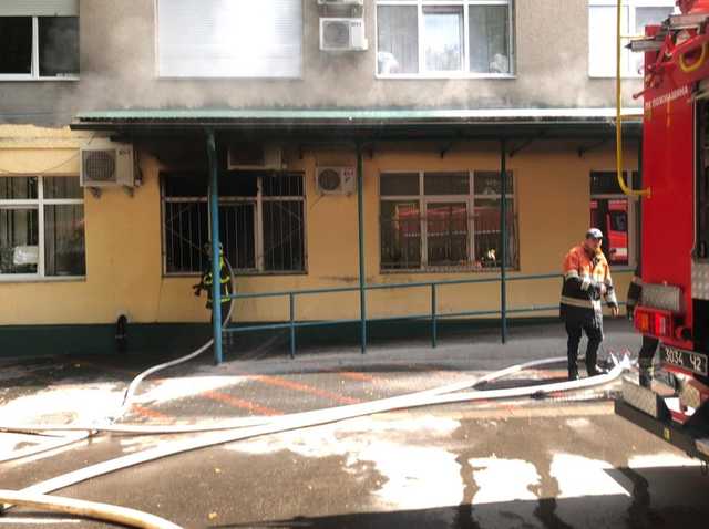 На Закарпатье загорелась районная больница: эвакуировали 200 человек