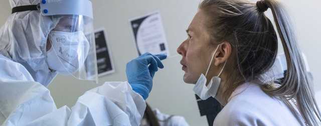 На Буковине новый антирекорд по COVID-19: украинцев призвали "спуститься на землю"