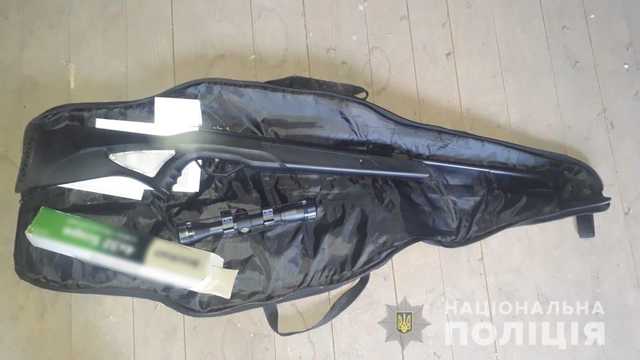 У Сумах п’яний чоловік через ревнощі вистрелив у голову знайомому