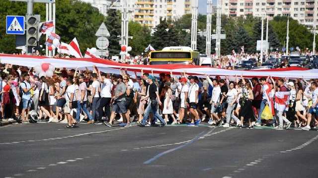 Протестующие дошли к Дому правительства в Минске, колонна растянулась почти на 4 км