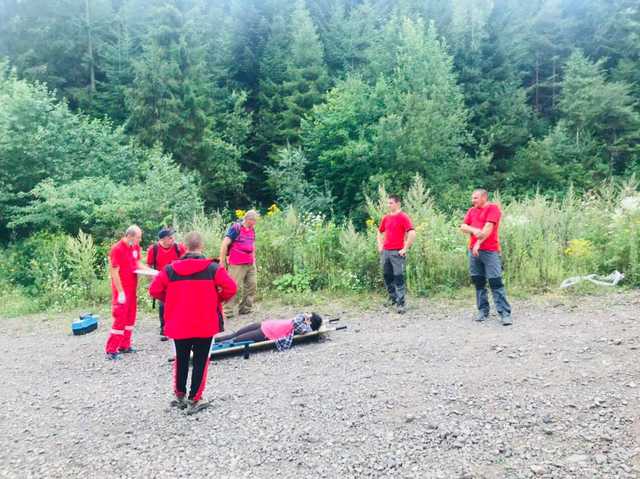 В Карпатах произошло серьезное ЧП с молодой туристкой