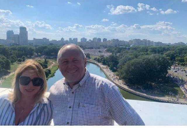 Бывший премьер-министр из команды Лукашенко с женой восхитились митингом в Минске