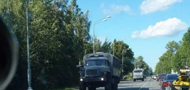 В России на дороге в Беларусь заметили колонну военной техники