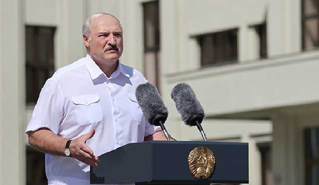 Остановитесь! Лукашенко повторил "легендарную" просьбу Януковича