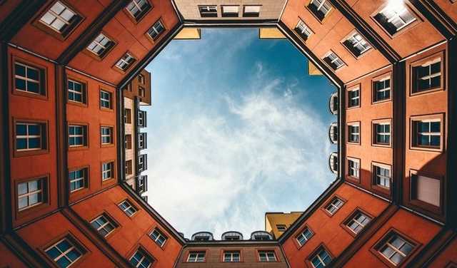 Зеленский наложил вето на закон, запрещающий забирать жилье по валютной ипотеке