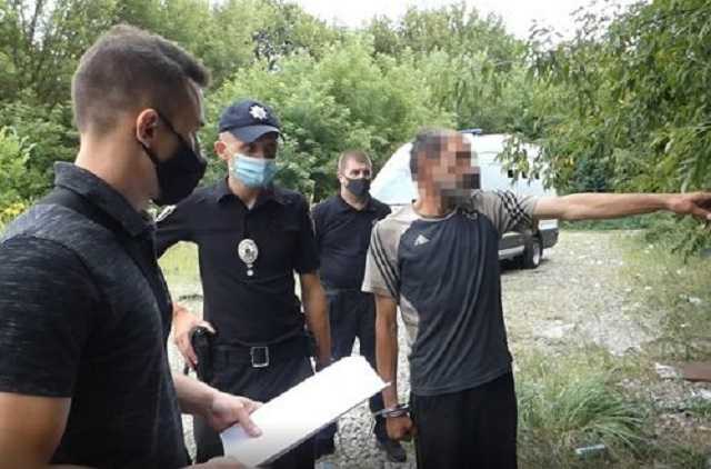 В Киеве мужчина пытался надругаться над девушкой и поплатился за это