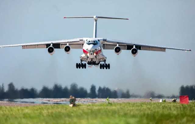 Зачем российские военные самолеты летают в Беларусь: В Минобороны РБ объяснили ситуацию