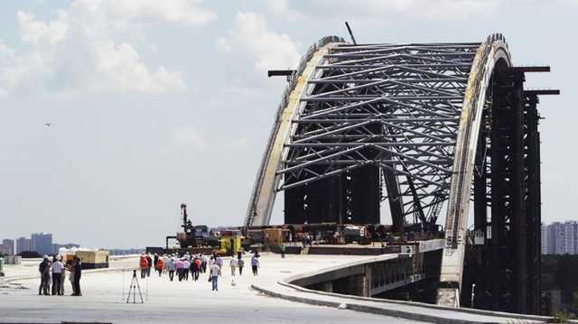 АМК расследует сговор на торгах по строительству Подольского моста в Киеве