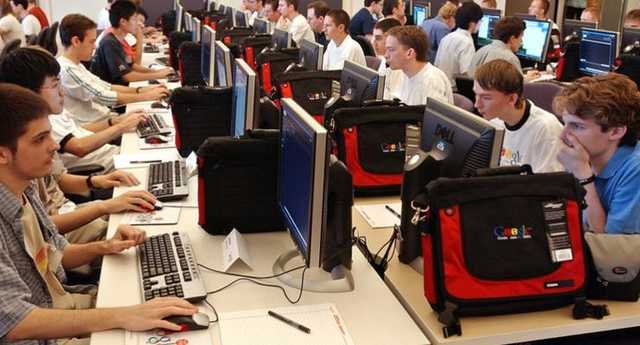 Кто в Украине зарабатывает от 80 тысяч: названы самые высокооплачиваемые вакансии