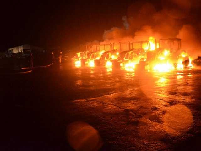 Беспощадная стихия: молния убила мужчину и сожгла тракторный парк на Полтавщине