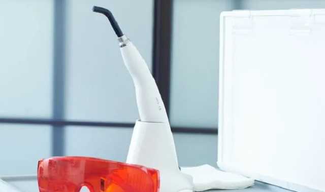 На Ривненщине мужчина уволился из стоматологии и украл золота на треть миллиона