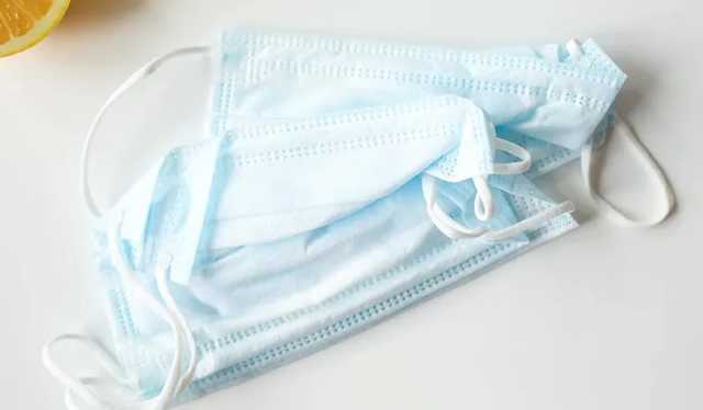 Дети должны носить маски наравне со взрослыми: ВОЗ дала новые рекомендации