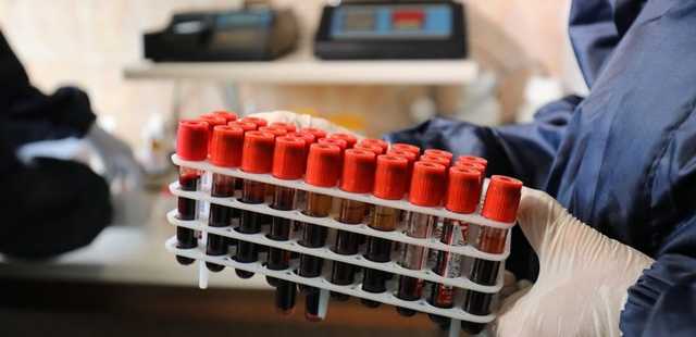 За сутки в Украине выявили почти 2000 новых заболевших коронавирусом