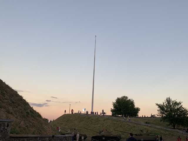 Появились фото с места поднятия самого большого флага в Украине