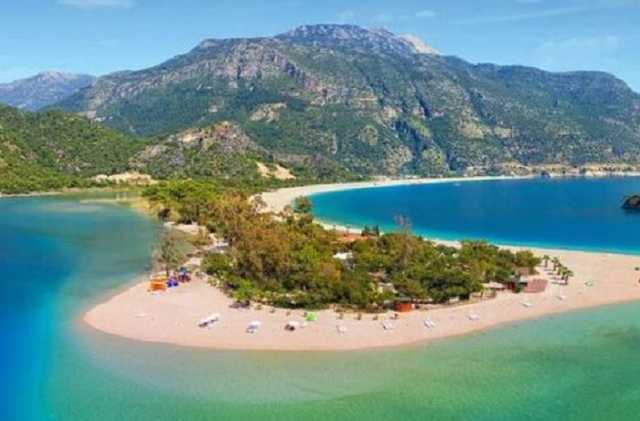 Киев внес Албанию и Черногорию в «красную» зону по коронавирусу