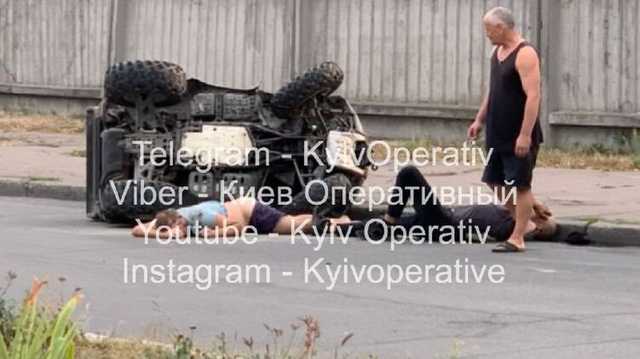 В ДТП с квадроциклом на киевской улице Электриков пострадали два человека