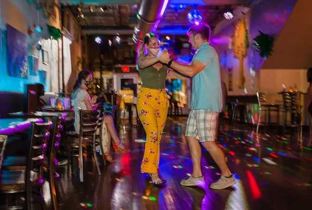 В Украине запретили работу ночных клубов и дискотек из-за карантина