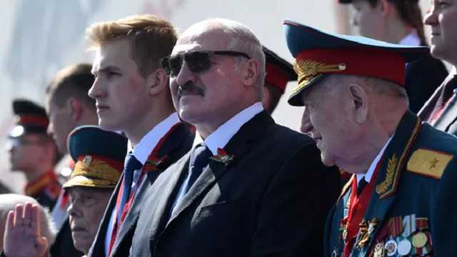 Династическая мечта Лукашенко накрывается медным тазом — Le Figaro