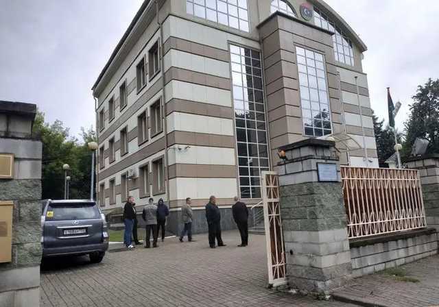 В Беларуси неизвестные пытались штурмовать посольство Ливии