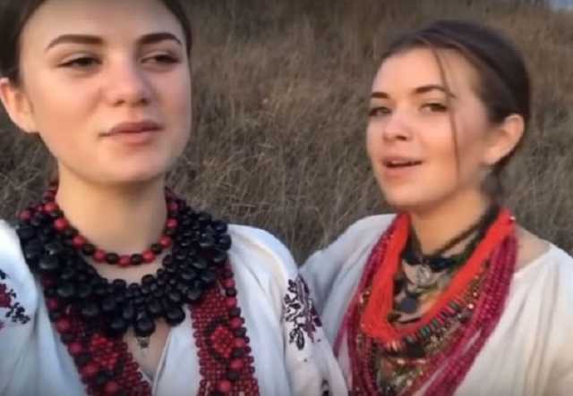 Сестры спели украинские народные песни на камеру и стали настоящими звездами сети