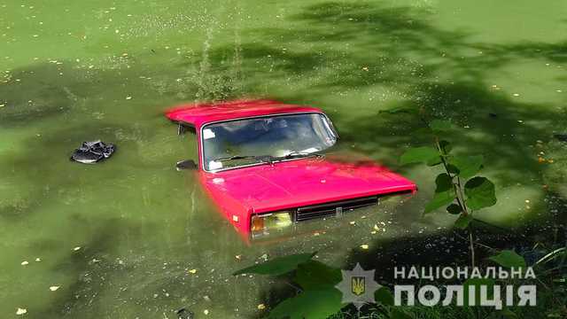 Под Житомиром в реке утонул ВАЗ: водитель погиб