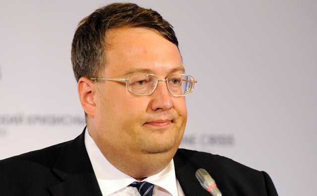 Геращенко рассказал факты о расстреле автобуса на трассе Киев-Харьков