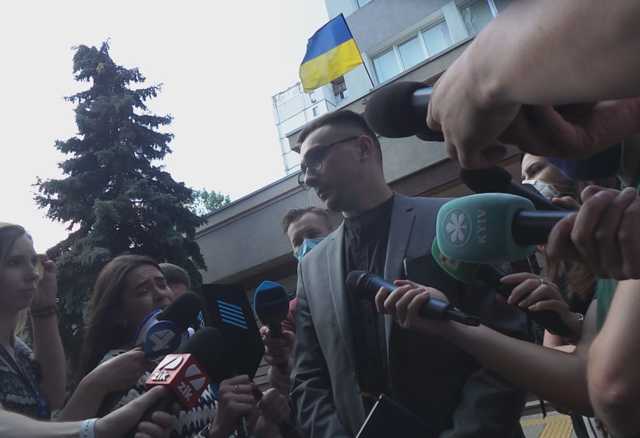 В Одесі на активіста Стерненка намагалися напасти біля входу в суд