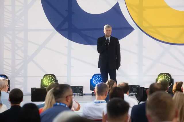 Порошенко: Если Фокина не вернут на пенсию, то он высказывал позицию власти