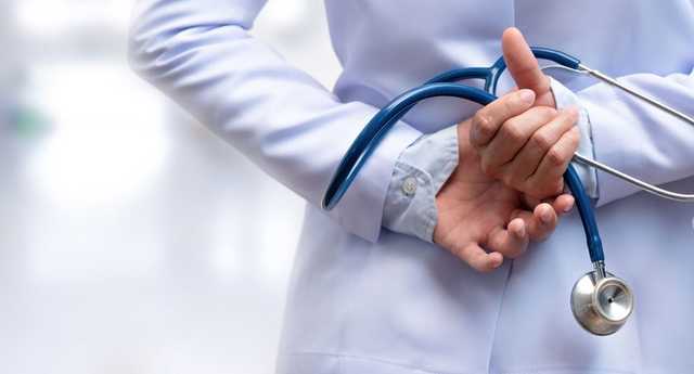 Більшість українців хочуть платної медицини; пенсіонери проти, — опитування