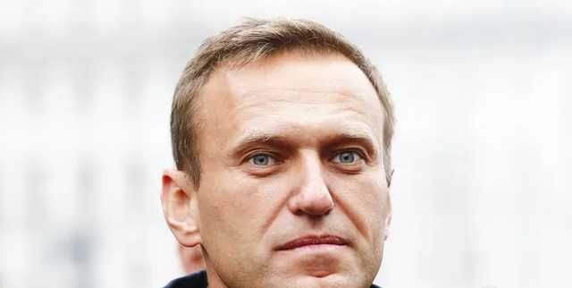 Навальный находится между жизнью и смертью