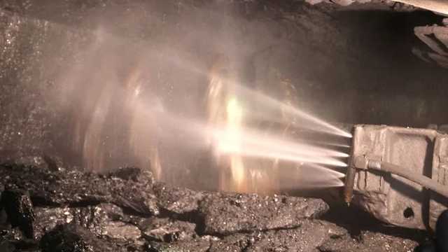 Солдатам НАТО не достанется: как в Донецке уничтожают шахты