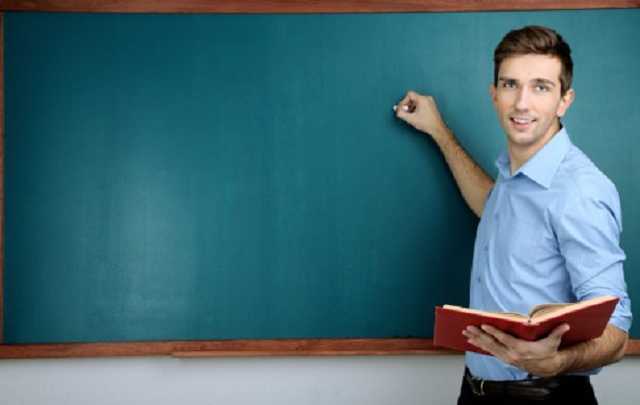 В России учителя засекли за мастурбацией прямо на уроке, он оправдался