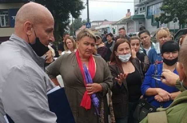 На Рівненщині пройшов мітинг проти мера Березного Руслана Пилипчука