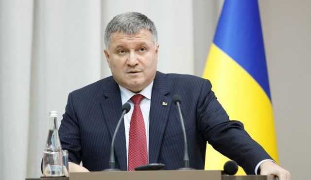 Аваков пригрозил жесткой реакцией на нарушения на местных выборах