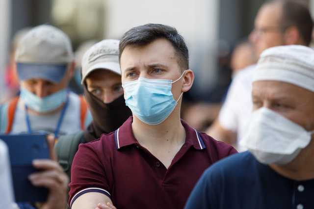 Кабмин может ввести режим “красной” зоны карантина для всей Украины, – СМИ