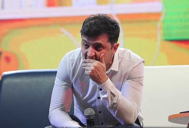 Две отставки спасут рейтинг Зеленского, но он на них не решится — политолог