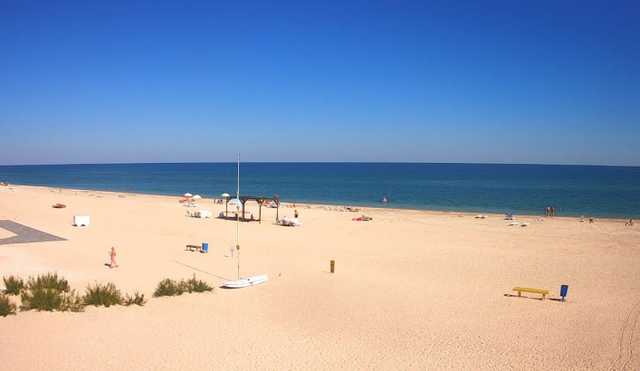 Популярний курорт на Азовському морі раптово спорожнів