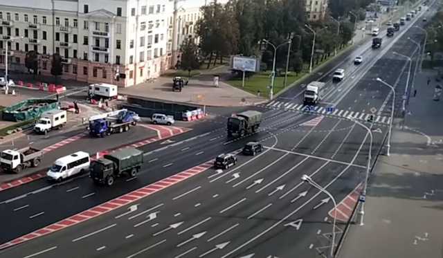 В Минск заехала военная техника