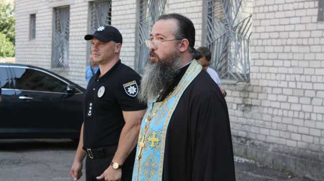 Нацполиция начала сотрудничество с попом-террористом из Славянска