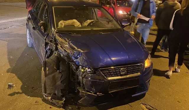 В Киеве "гонщики" устроили ДТП с 8 автомобилями