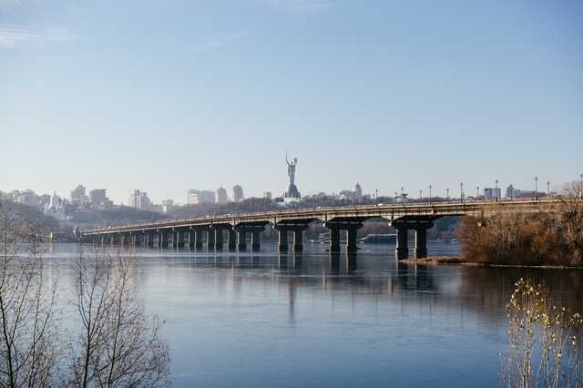 Міст Патона у Києві закривають на реставрацію
